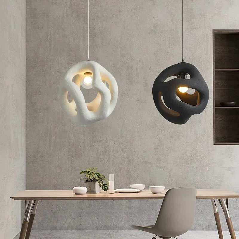 Suspension Wabi Sabi Nordic | Luminaire Design Minimaliste en Résine Noir & Blanc